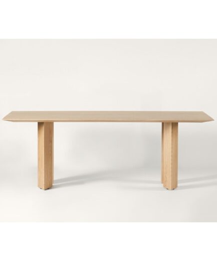 Τραπέζι Angus Table