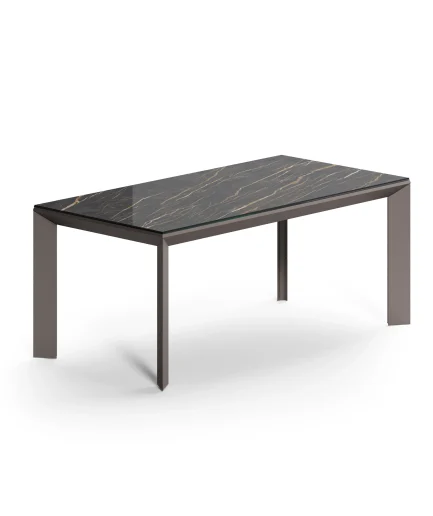 Τραπέζι 4x4 Table